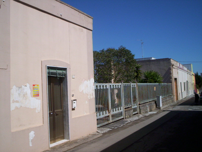 Casa da ristrutturare indipendente a Collepasso a Lecce in Vendita