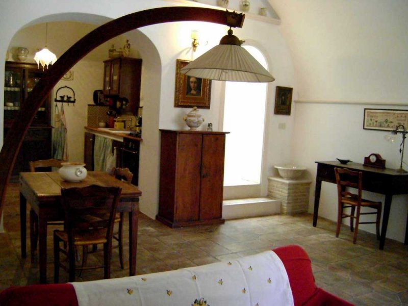 Casa nel centro storico di Montemesola a Taranto in Vendita