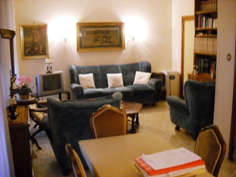 Appartamento a pochi passi da villa Ada a Roma in Vendita