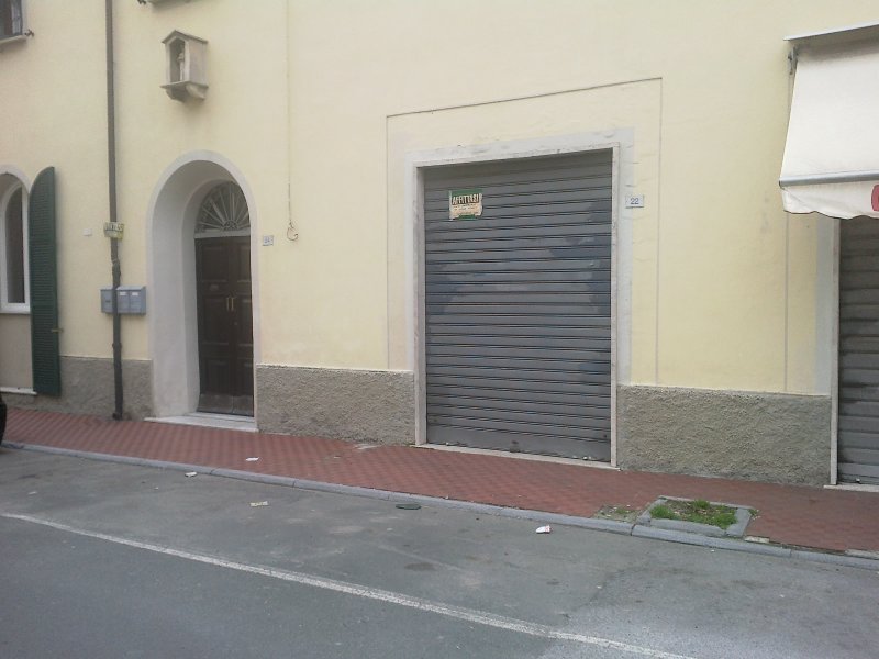 Fondo commerciale Santo Stefano di Magra a La Spezia in Affitto
