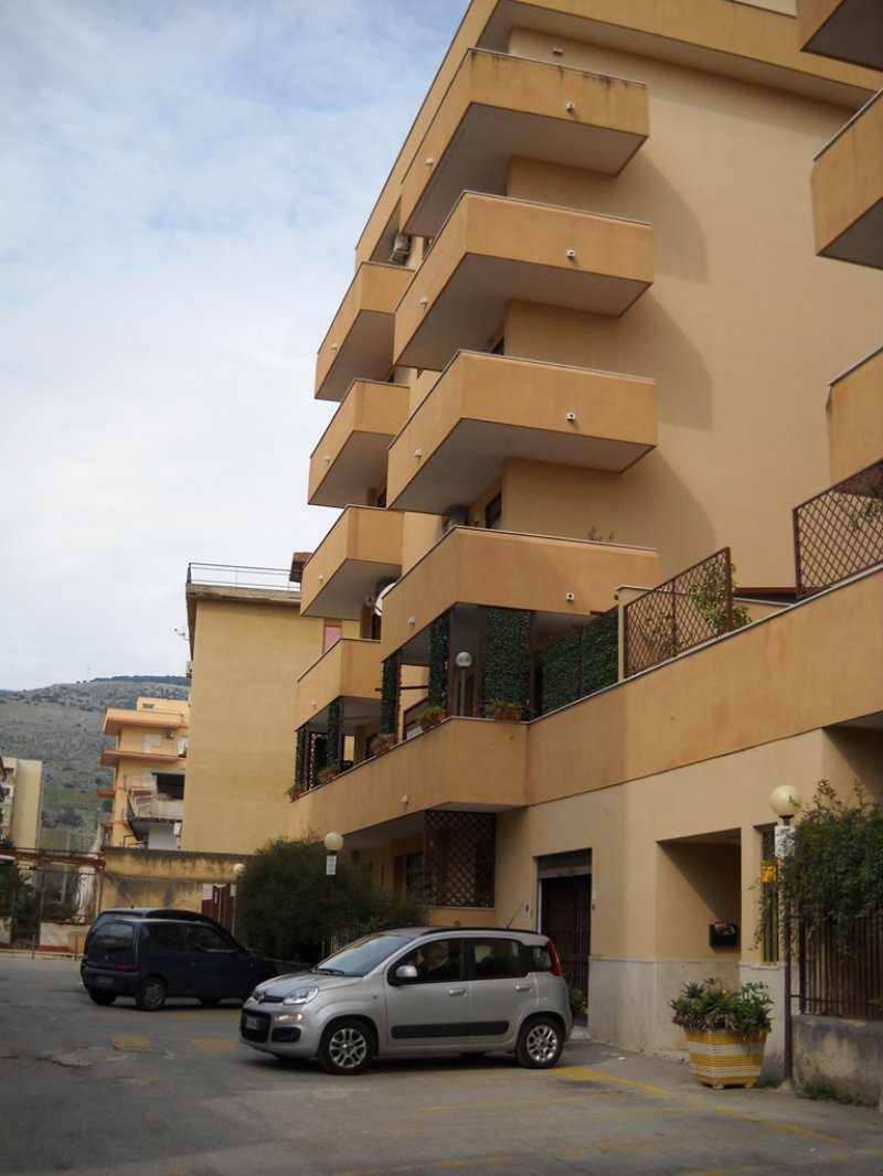 Appartamento in via Eustachio Catalano a Palermo in Vendita