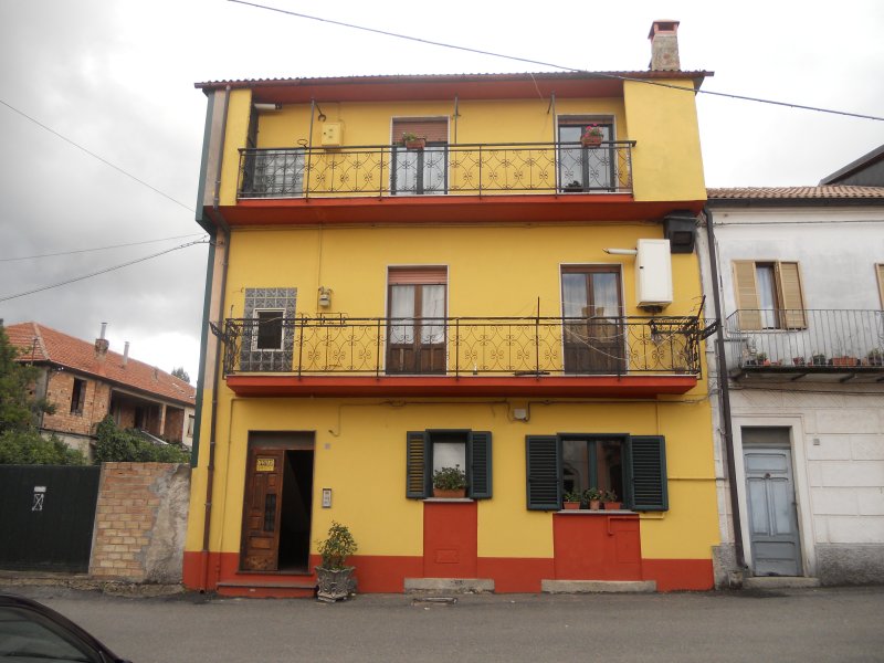 Appartamento mansardato a Serra San Bruno a Vibo Valentia in Affitto