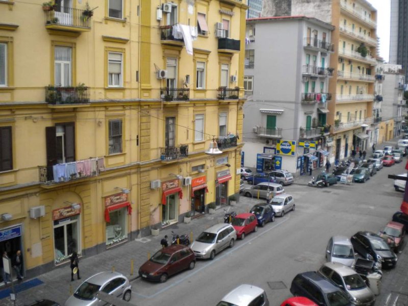 Appartamento con caldaia autonoma a Napoli in Affitto