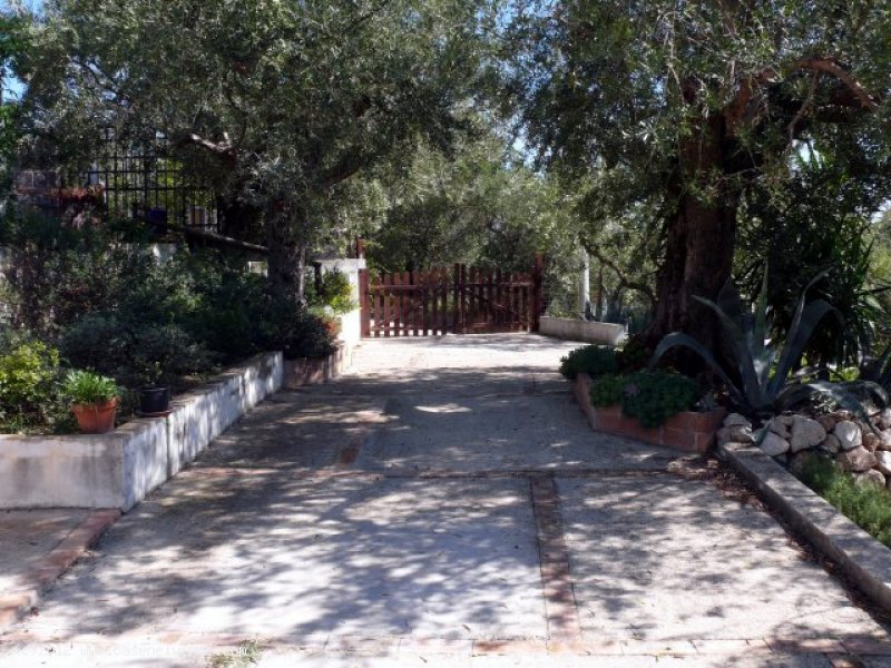 Antico casale con giardino a Faicchio a Benevento in Vendita