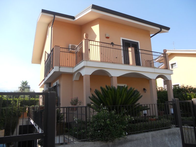 Villa ad Aci Bonaccorsi a Catania in Vendita