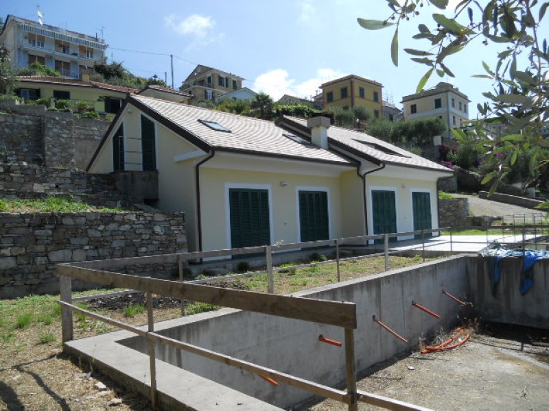 Villa a Sant'Andrea di Rovereto a Genova in Vendita