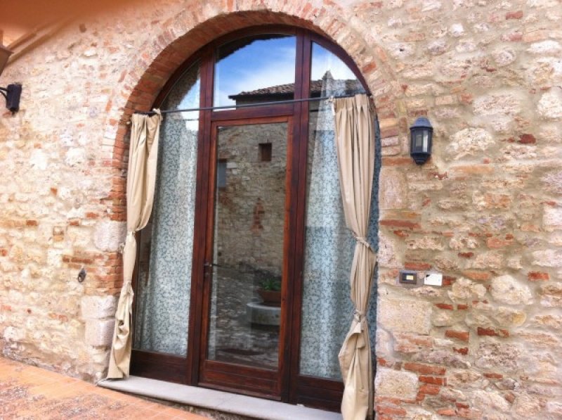 Ampio bilocale arredato a Monteriggioni a Siena in Affitto