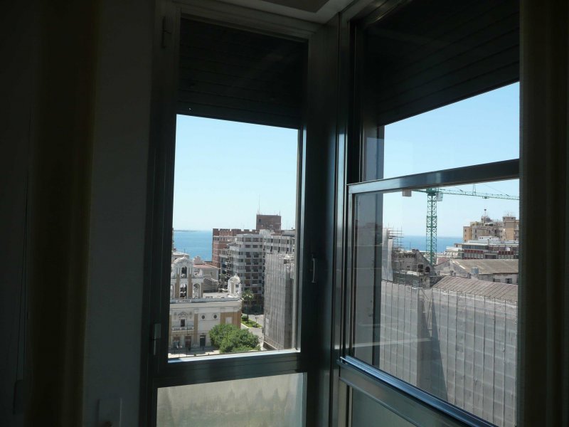 Appartamento anche per uso ufficio a Taranto in Affitto