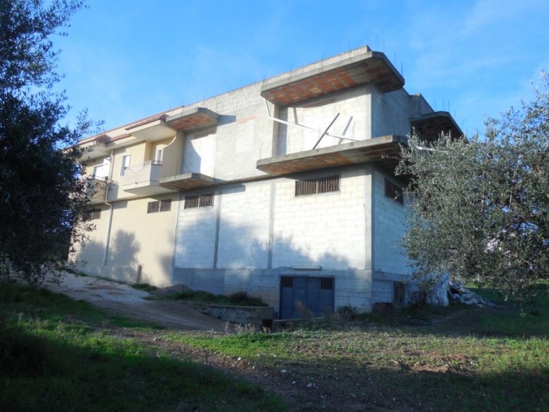 Appartamento stato rustico a Ginosa a Taranto in Vendita
