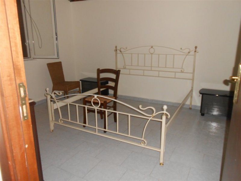 Mini appartamento Varcaturo adiacenze di Francia a Napoli in Affitto