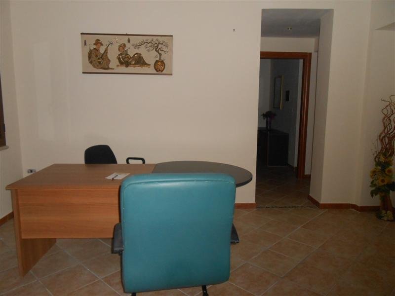 Appartamento uso ufficio a Varcaturo a Napoli in Affitto