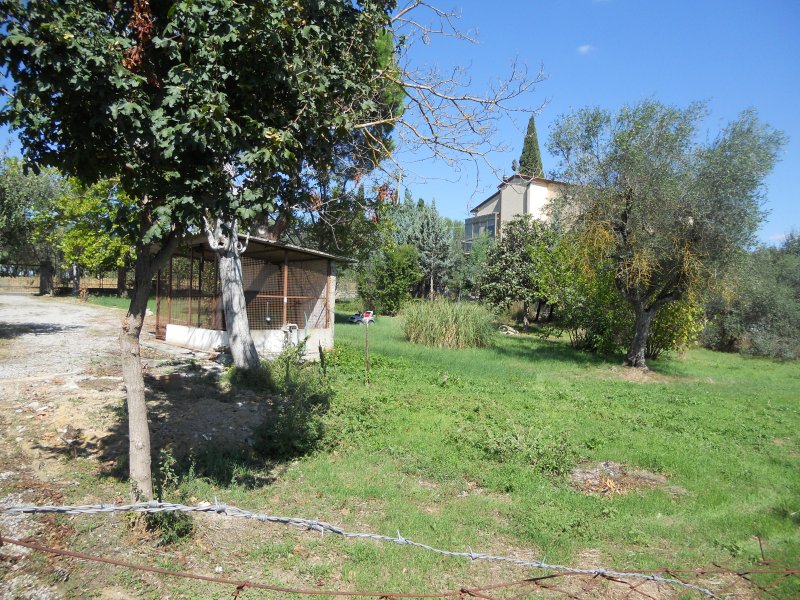 Terreno edificabile con pozzo a Monte San Savino a Arezzo in Vendita