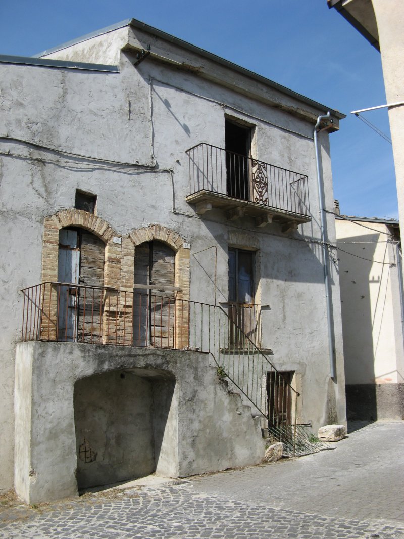 Casa in centro storico a Raiano a L'Aquila in Vendita