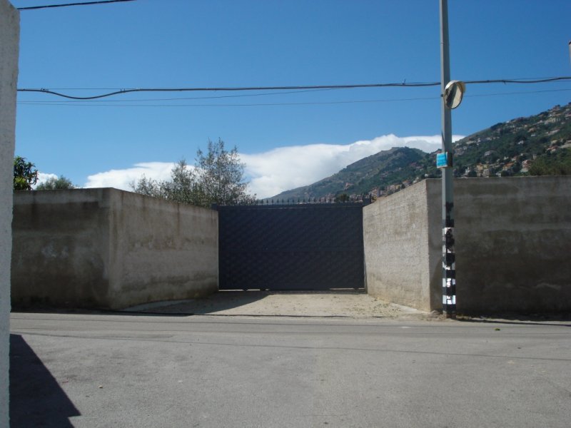 Terreno agricolo prospiciente in Via Villa Maio a Palermo in Vendita