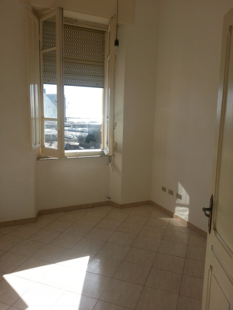 Appartamento trivano ristrutturato a Cagliari in Affitto
