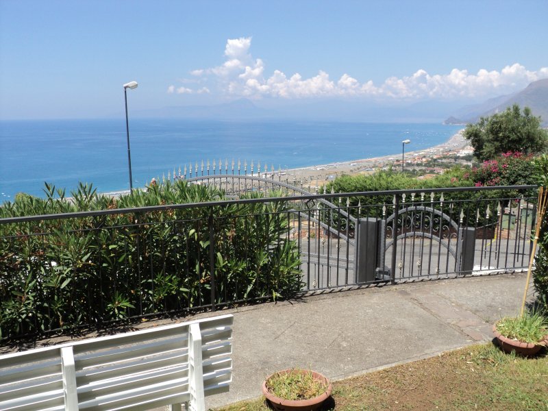 Villa panoramica Praia a Mare su 2 livelli a Cosenza in Vendita