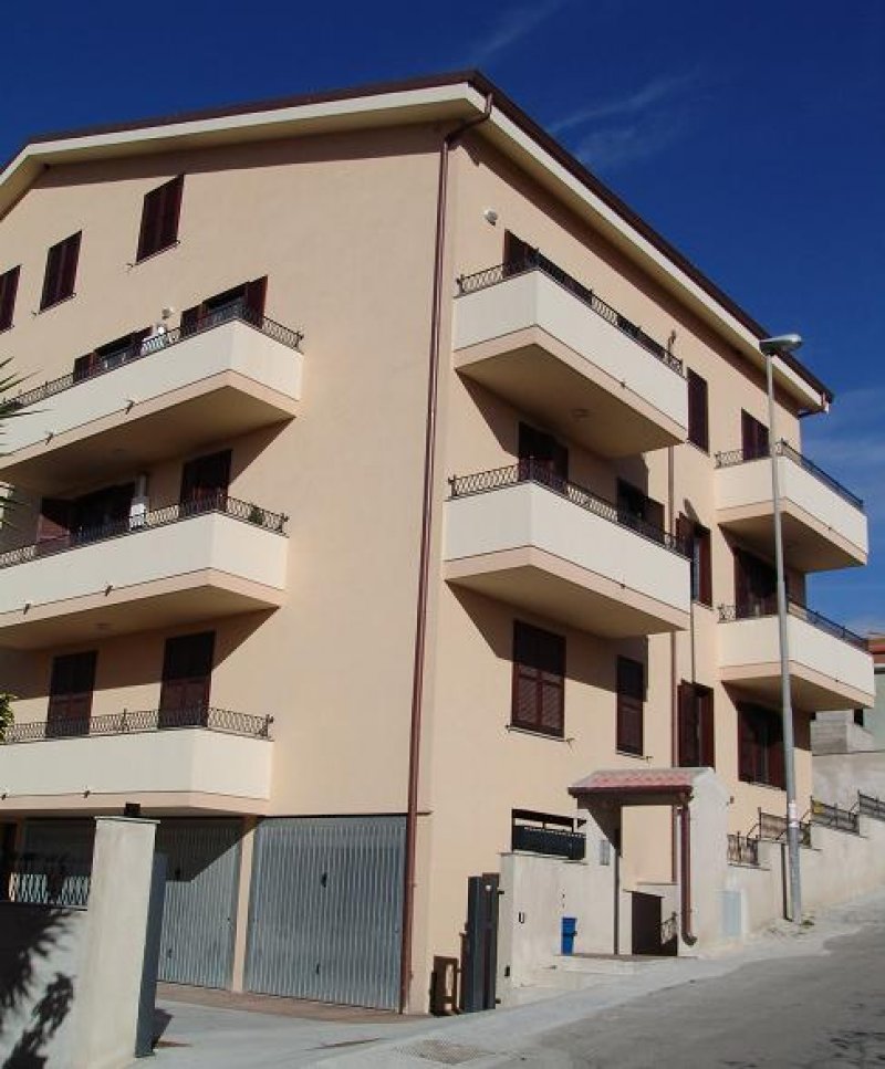 Via Alghero appartamento a Olmedo a Sassari in Vendita