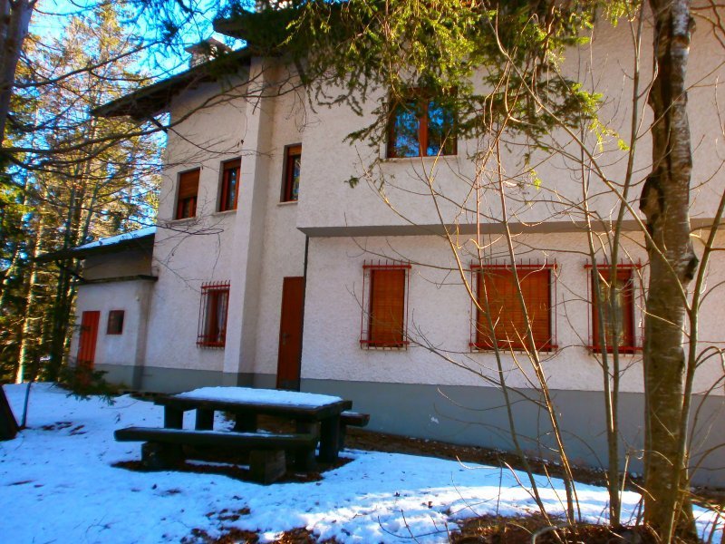 Villa ubicata nell'Altopiano di Lavarone a Trento in Affitto