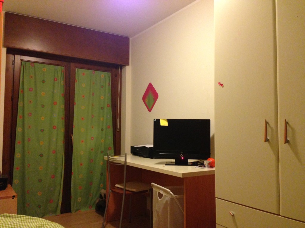 Camera singola in appartamento nuovissimo a Milano in Affitto