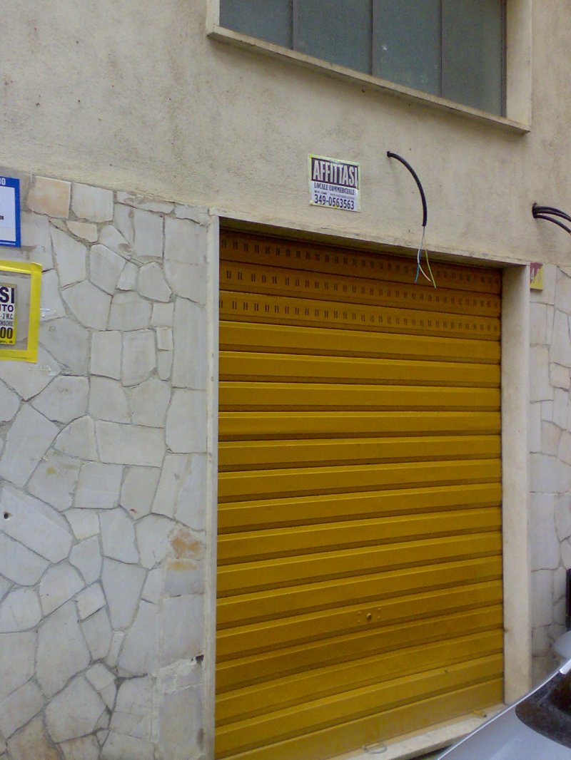 Locale commerciale totalmente ristrutturato a Benevento in Affitto