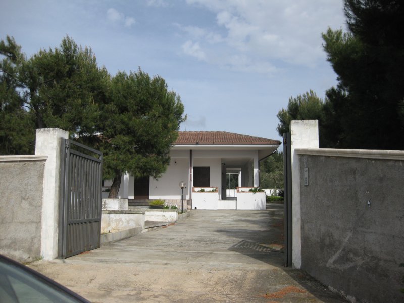 Villetta indipendente con giardino a Nard a Lecce in Affitto