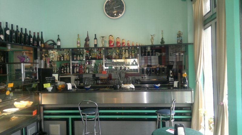 Bar appena ristrutturato sito via Orlandini a Trieste in Vendita