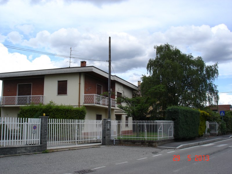 Signorile abitazione in Gallarate a Varese in Vendita