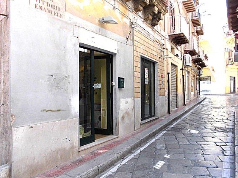 Termini Imerese negozio a Palermo in Vendita