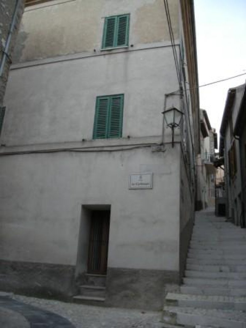 Palazzo a Trevi nel Lazio a Frosinone in Vendita