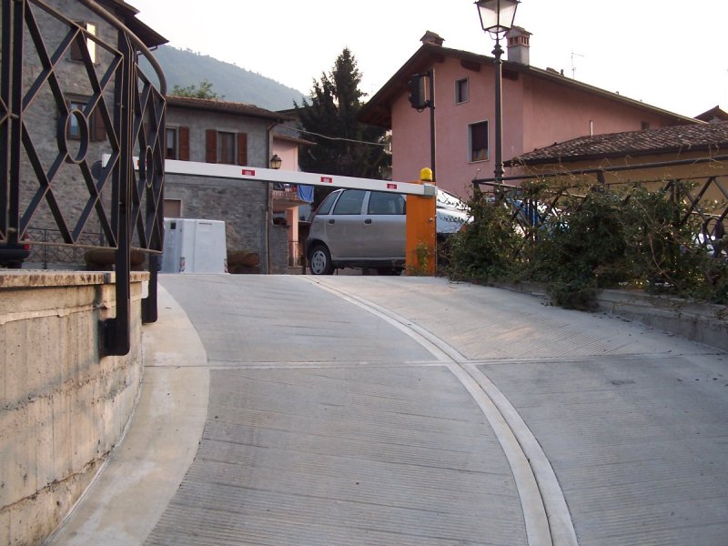 Garage rent to buy a Gianico a Brescia in Affitto