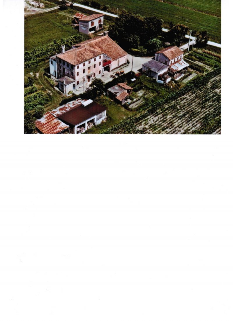 Casa colonica con terreno a San Don di Piave a Venezia in Vendita