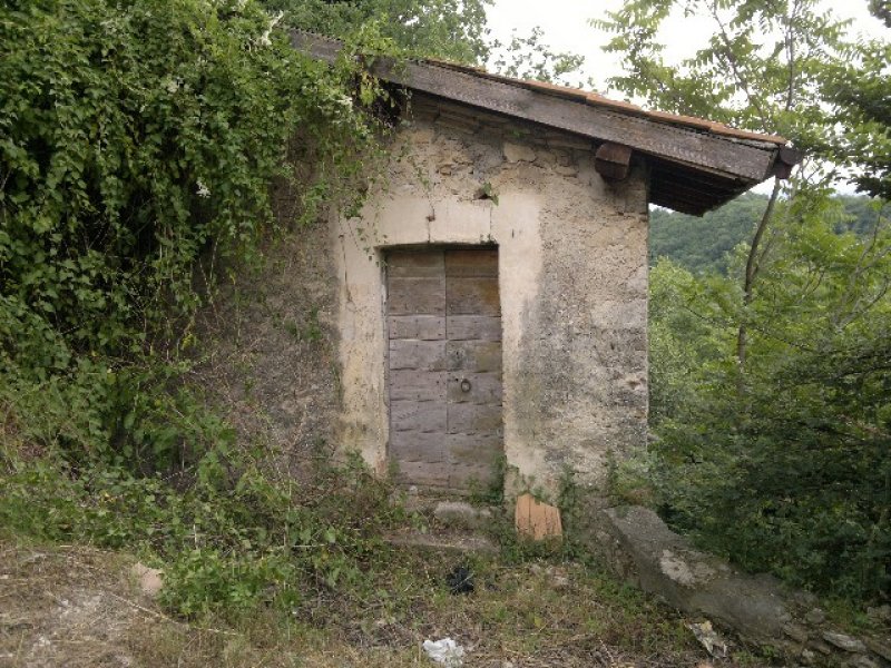Antico casale in pietra a Poggio Nativo a Rieti in Vendita