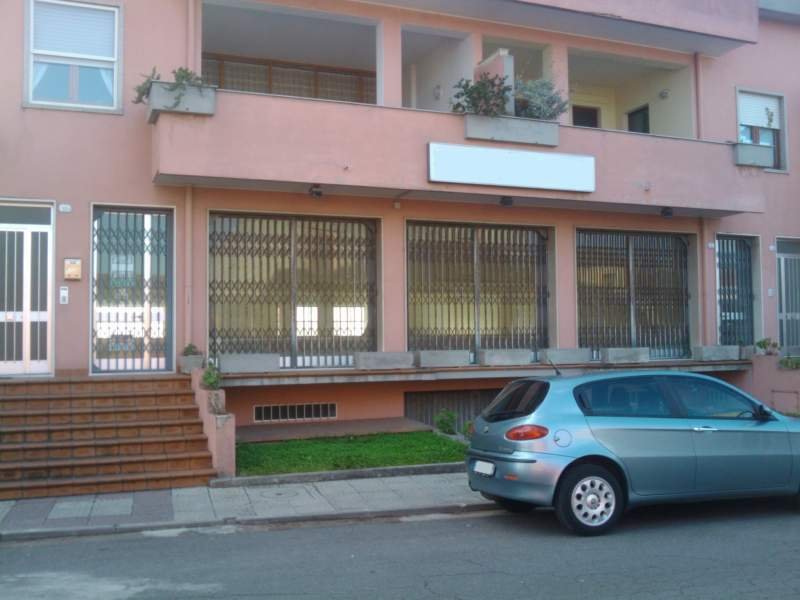 Locale commerciale Riola Sardo a Oristano in Vendita