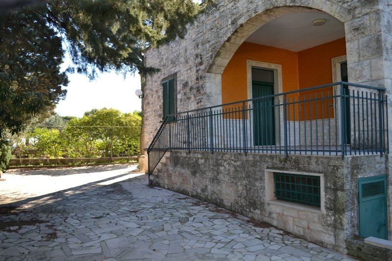 Villa a Laureto di Fasano a Brindisi in Vendita