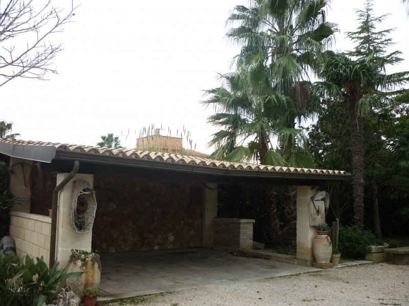 Villa in campagna ad Aradeo a Lecce in Affitto