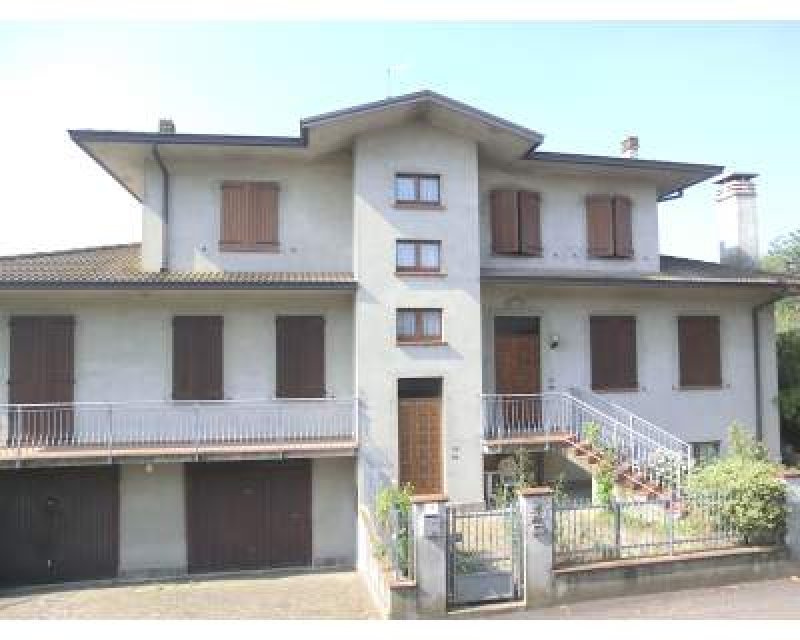 Villa vicino il borgo di Castell'Arquato a Piacenza in Vendita