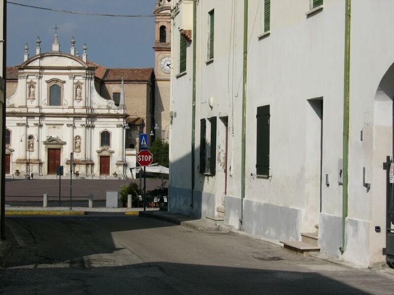 Locali e negozi a Crespino a Rovigo in Vendita