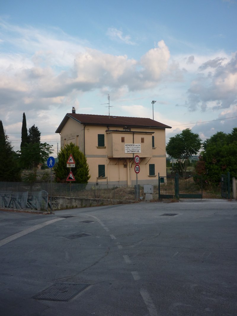 Casa indipendente vicino Jesi e Chiaravalle a Ancona in Vendita
