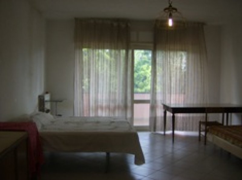 A Fisciano stanze per ragazzi in villa a Salerno in Affitto