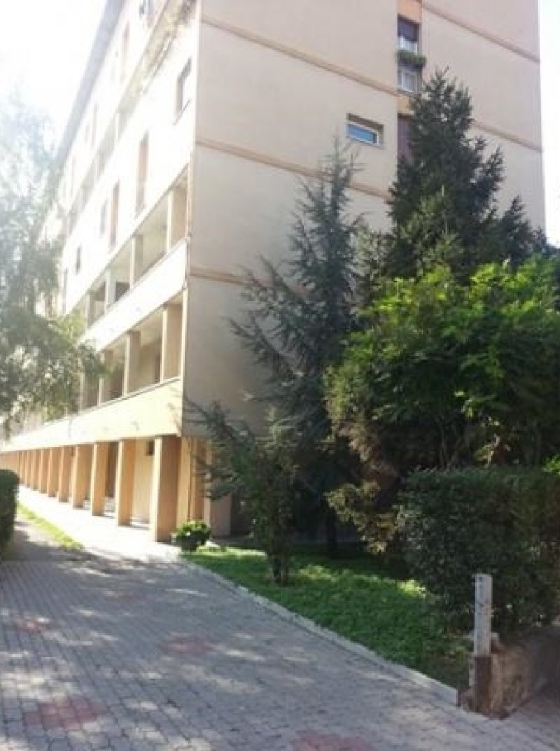Appartamento doppi servizi zona San Siro  a Milano in Vendita