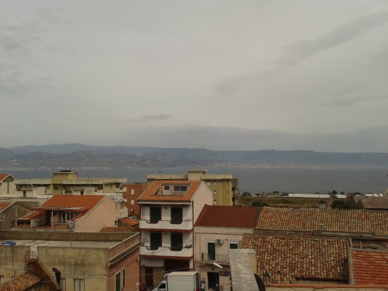 Camere singole climatizzate con vista mare a Messina in Affitto
