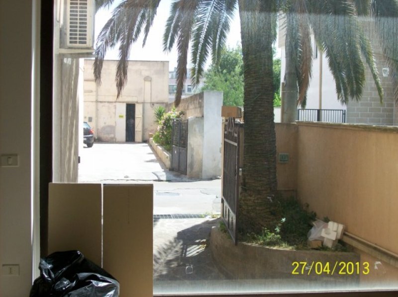 Ampio locale commerciale per negozio o ufficio a Lecce in Affitto