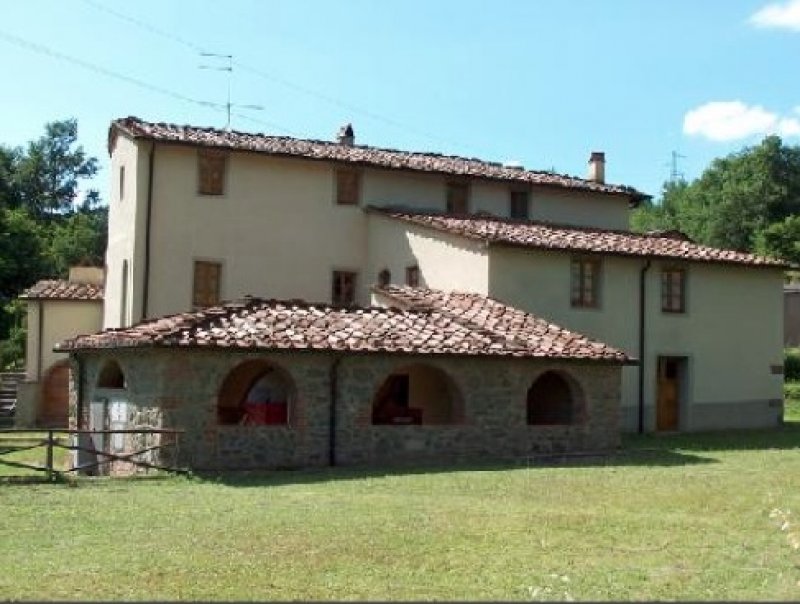 Antico convento a Montevarchi a Arezzo in Vendita