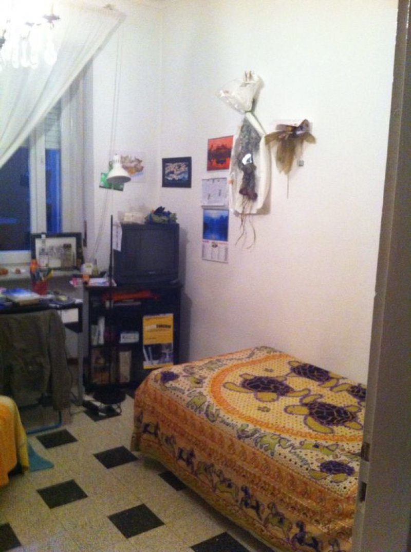 Appartamento ammobiliato con due camere singole a Torino in Affitto