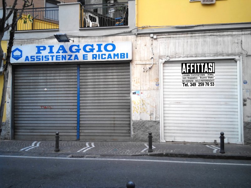 Locale commerciale a Portici a Napoli in Affitto