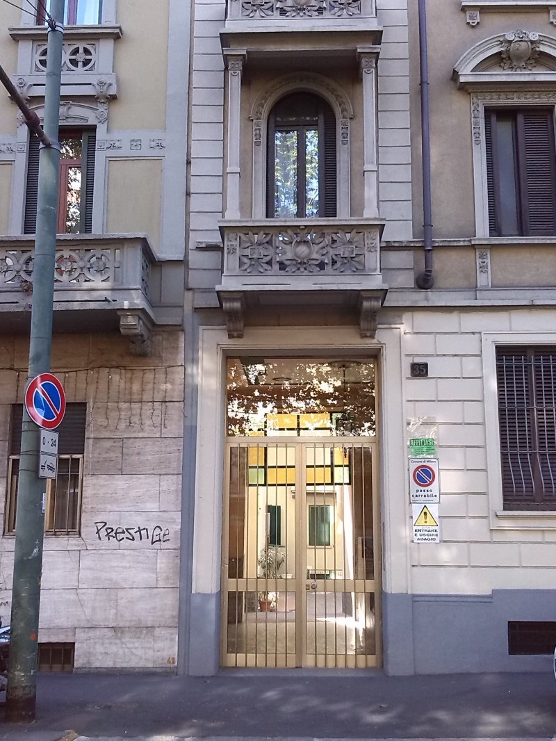Trilocale con cucina abitabile a Milano in Affitto