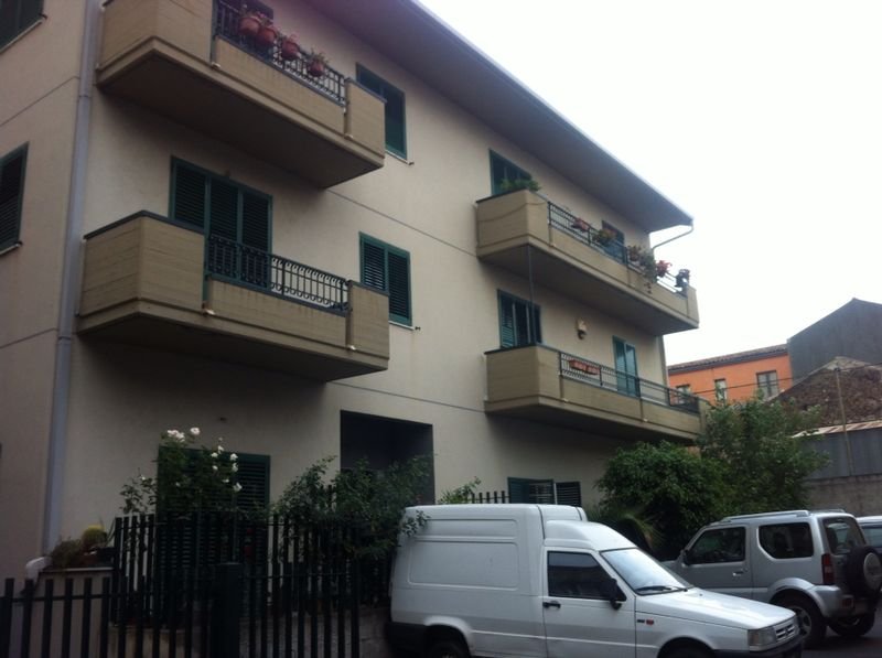 Appartamento piano terra ad Aci Castello a Catania in Affitto