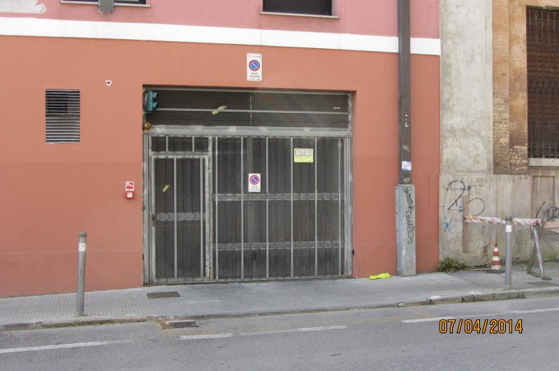 Posto auto e moto all'interno di garage a Ancona in Vendita