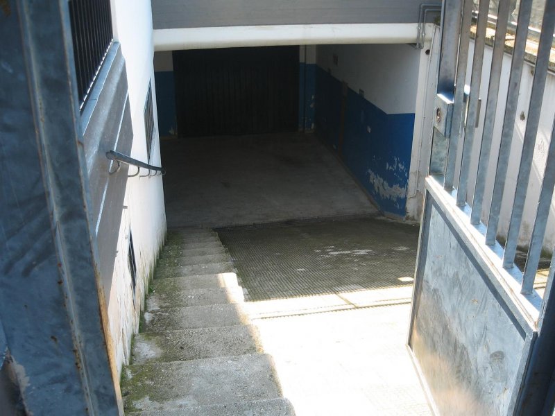 Garage a Palo del Colle a Bari in Affitto