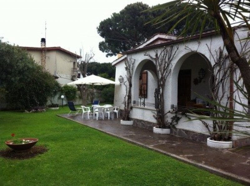 Villa in zona Nuova Florida ad Ardea a Roma in Vendita